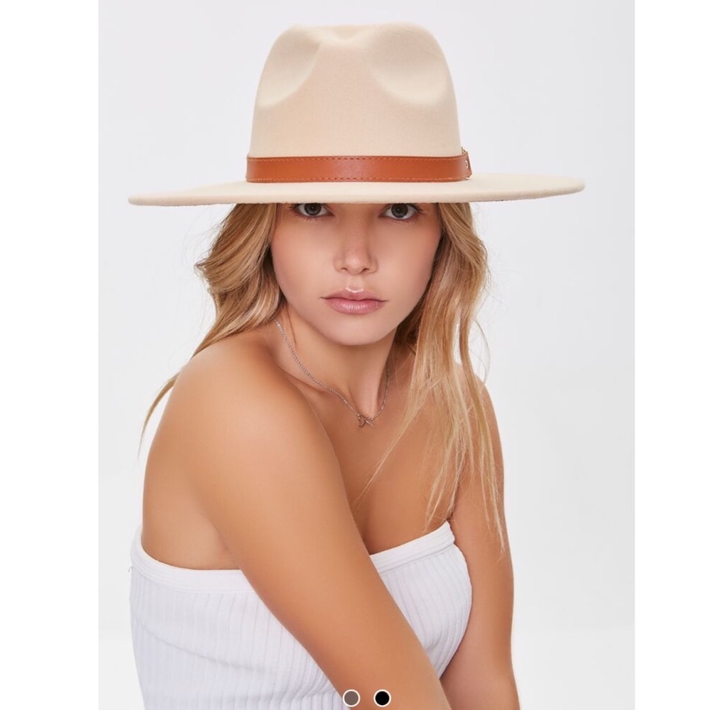 NWT Chain Faux Leather-Trim Fedora!